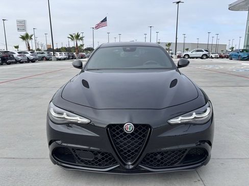 Used 2024 Alfa Romeo Giulia Quadrifoglio image 2