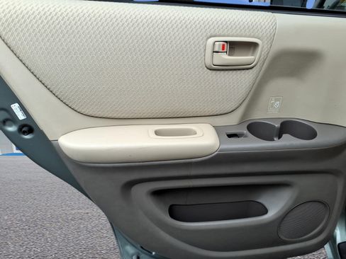 Used 2005 Toyota Highlander 2WD V6 image 11