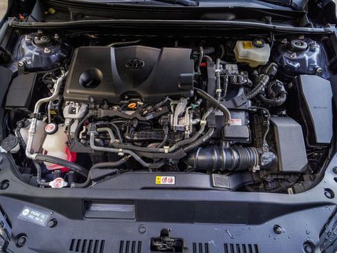 Used 2019 Toyota Avalon Limited image 32