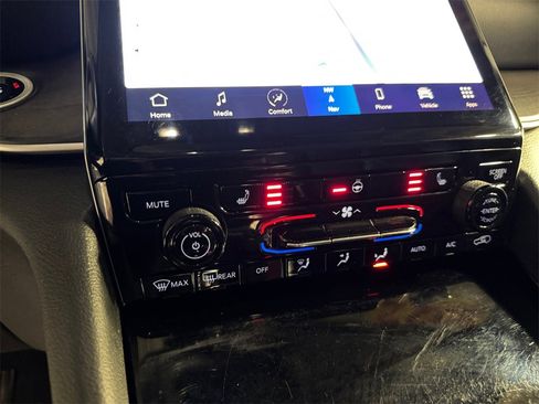 Used 2022 Jeep Grand Cherokee L Limited image 30