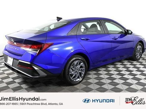 Certified 2025 Hyundai Elantra Sport image 6