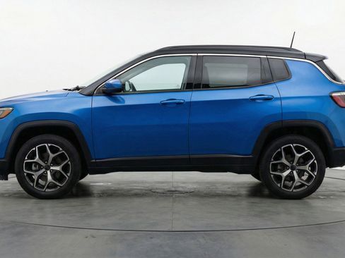 Used 2025 Jeep Compass Limited AWD/4WD image 5
