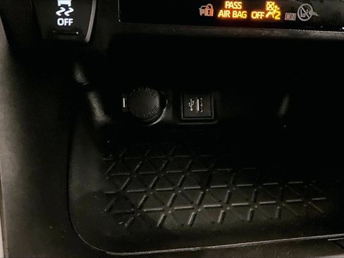 Used 2023 Toyota RAV4 XLE image 31