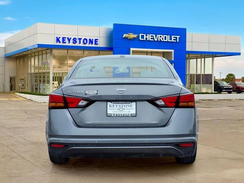 Used 2025 Nissan Altima 2.5 SV FWD image 6