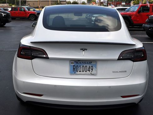 Used 2022 Tesla Model 3 Performance image 10