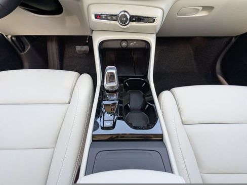 New 2026 Volvo XC40 B5 Plus w/ Protection Package Premier AWD/4WD image 23