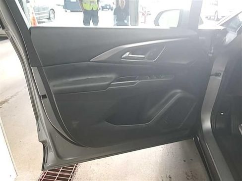 Used 2025 Chevrolet Equinox EV LT FWD image 8