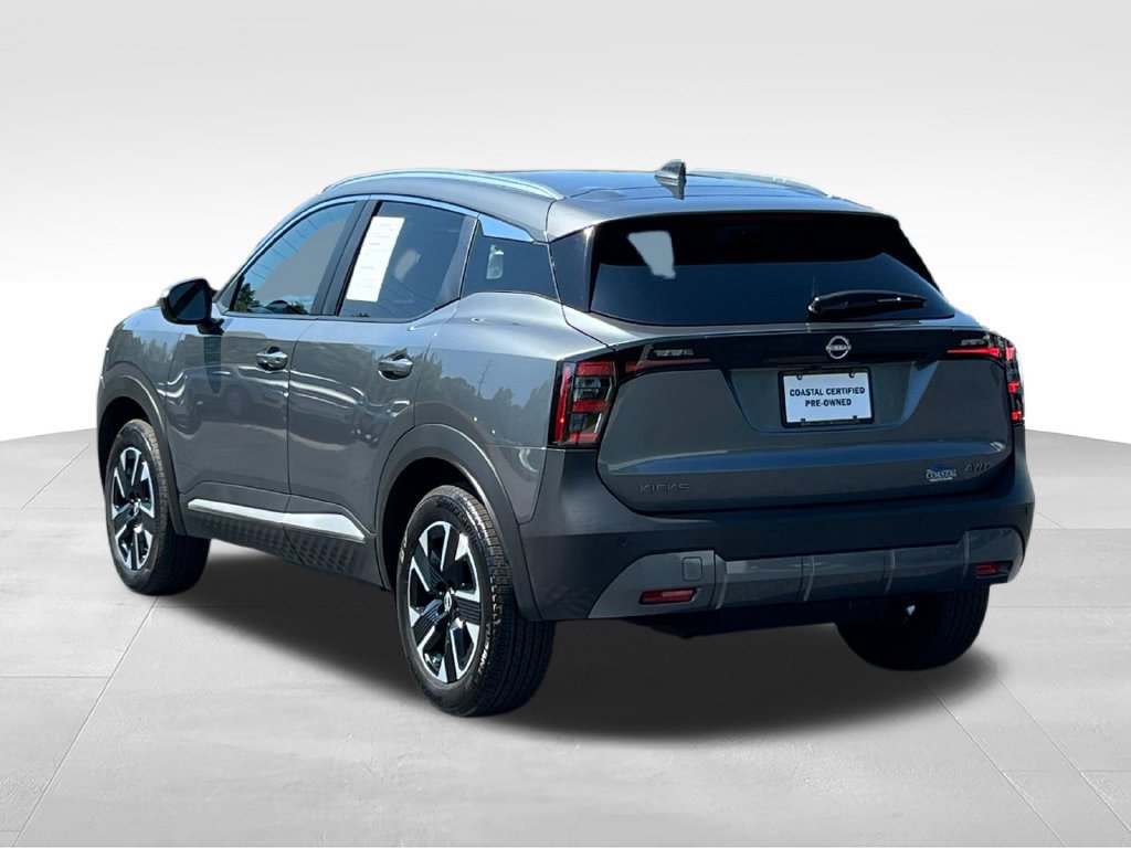 Used 2025 Nissan Kicks SV w/ SV Premium Package AWD/4WD image 12
