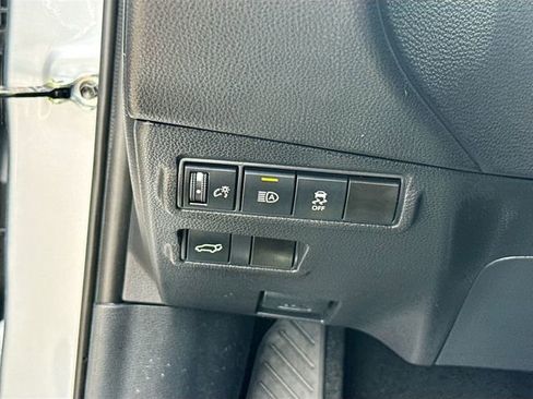 Used 2026 Toyota Corolla Cross XLE w/ Convenience Package FWD image 10