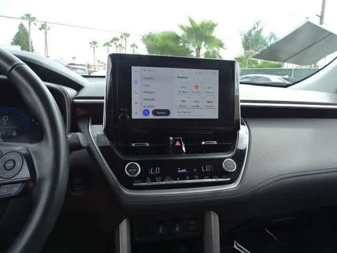 Used 2025 Toyota Corolla Cross XLE FWD image 26