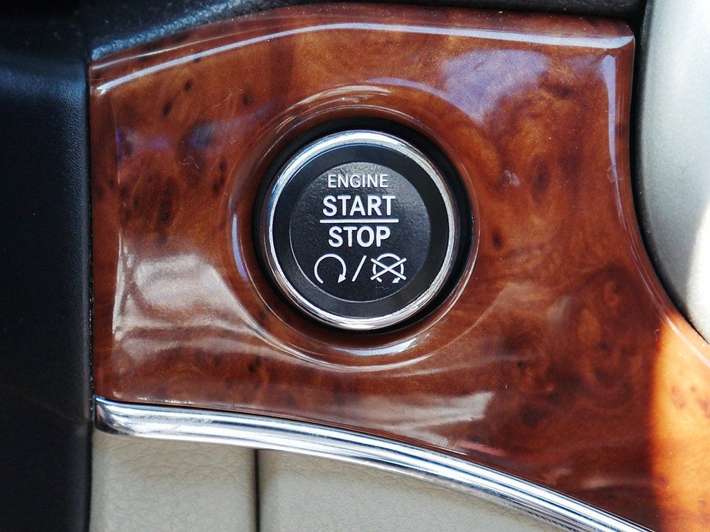 Used 2013 Jeep Grand Cherokee Limited AWD/4WD image 32