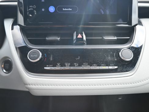 Used 2024 Toyota Corolla SE image 27