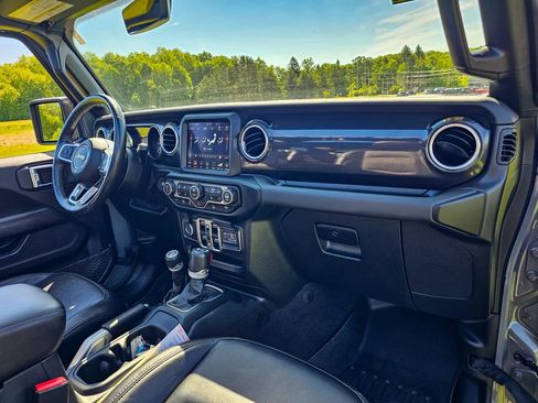 Used 2021 Jeep Wrangler Unlimited Sahara AWD/4WD image 41