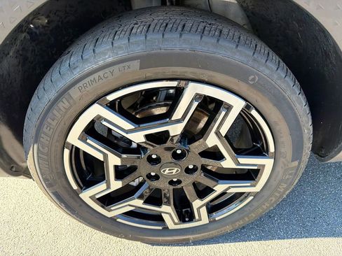 Used 2025 Hyundai Santa Cruz Limited image 11