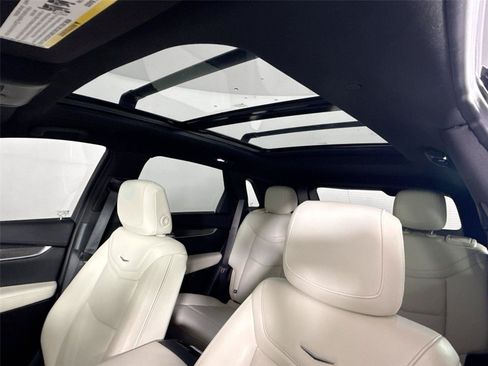 Used 2024 Cadillac XT5 Sportv w/ Technology Package AWD/4WD image 6