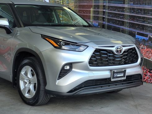 Certified 2024 Toyota Highlander LE image 2