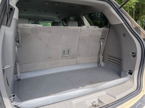 Used 2014 Chevrolet Traverse LT w/ LPO, 'HIT The Road' Package FWD image 35