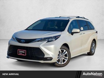 New 2025 Toyota Sienna XLE