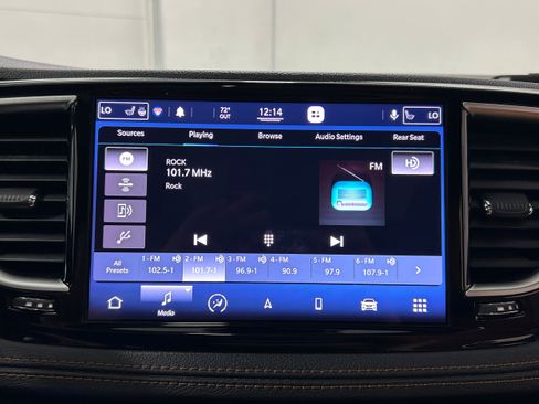 Used 2021 Chrysler Pacifica Pinnacle AWD/4WD image 5