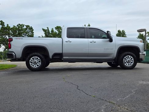 Used 2023 Chevrolet Silverado 2500 LT w/ Convenience Package AWD/4WD image 3