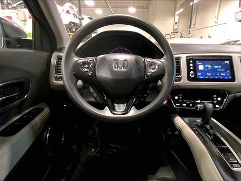 Used 2019 Honda HR-V EX image 6