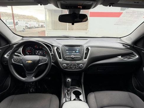 Used 2018 Chevrolet Malibu LS image 18