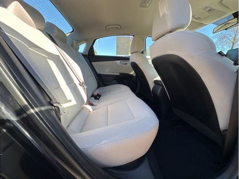 Used 2022 Kia Forte LXS w/ LXS Technology Package image 12