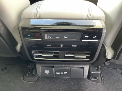 Used 2023 Acura MDX w/Technology Package image 30