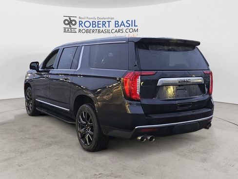 Used 2023 GMC Yukon XL Denali image 3