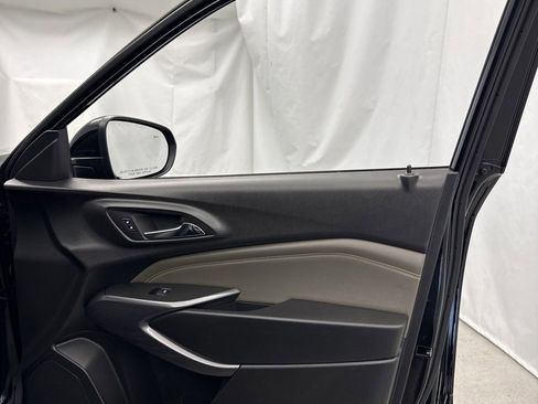 Used 2025 Chevrolet Trax ACTIV w/ Driver Confidence Package FWD image 22