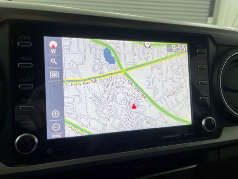 Used 2020 Toyota Tacoma SR5 AWD/4WD image 25