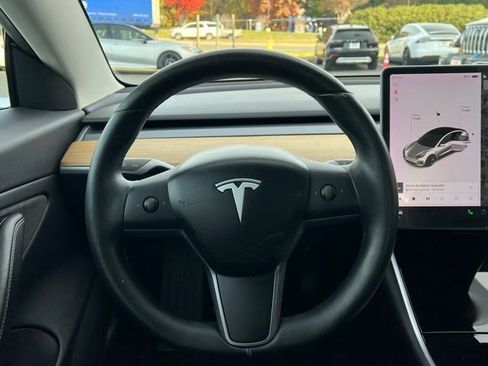Used 2019 Tesla Model 3 Standard Range Plus image 20