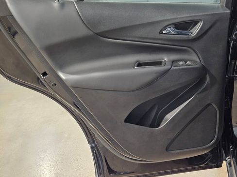Used 2022 Chevrolet Equinox LT FWD image 34