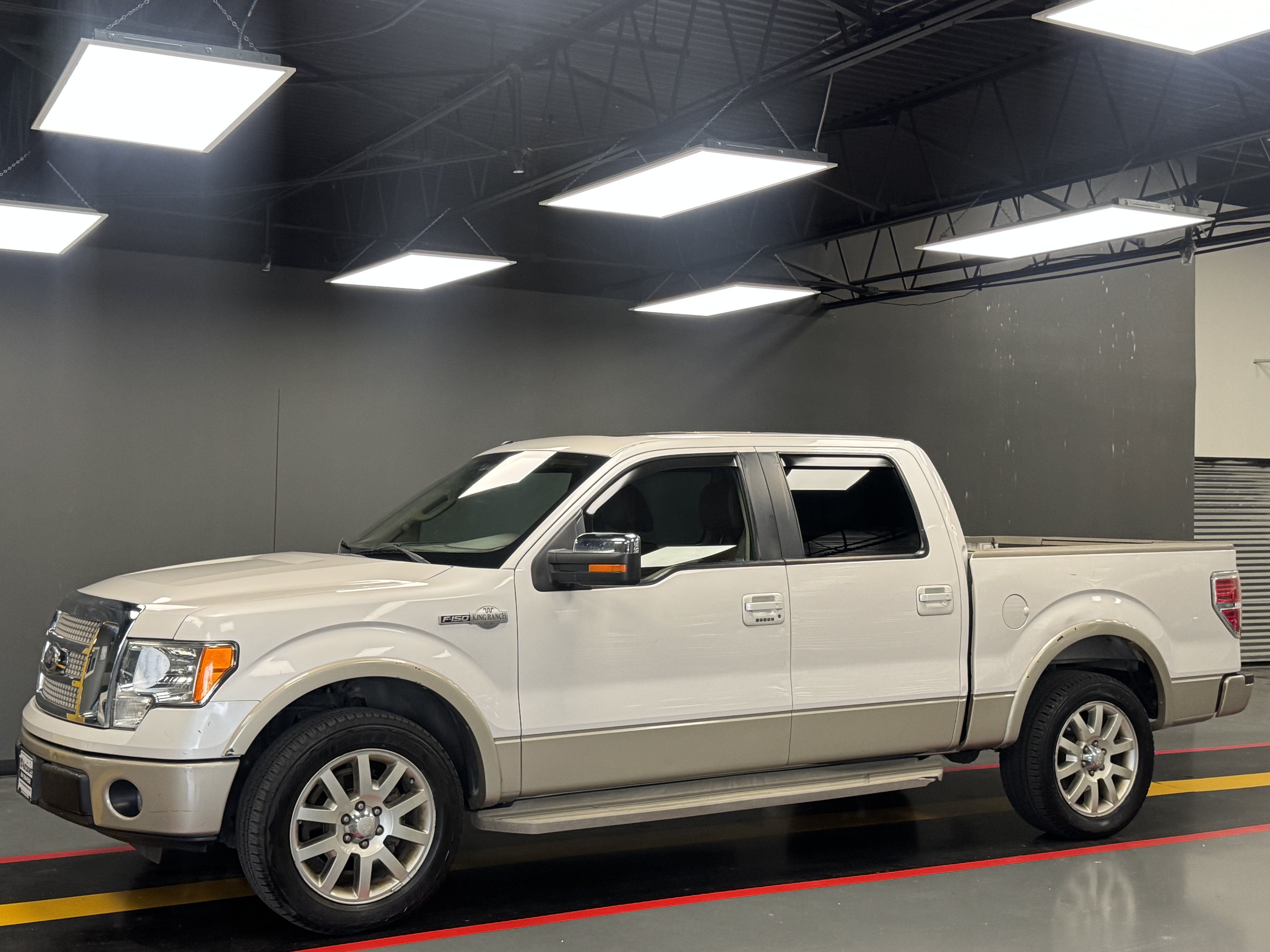 Used 2010 Ford F150 XL RWD image 1