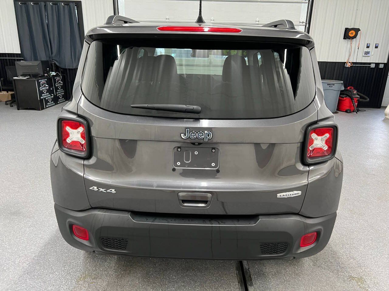 Used 2019 Jeep Renegade Latitude w/ Cold Weather Group AWD/4WD image 5