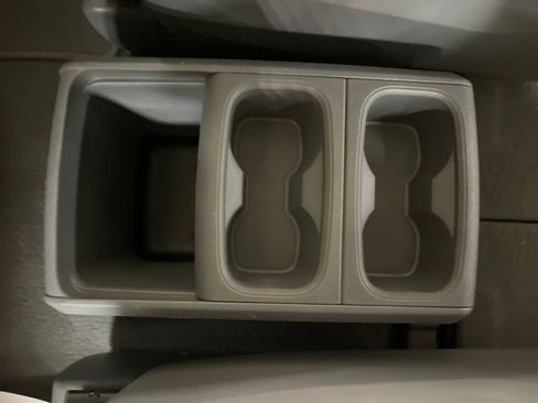 Used 2010 Dodge Grand Caravan SE image 24