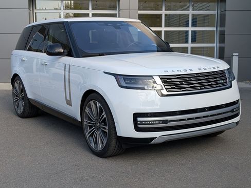Used 2023 Land Rover Range Rover Autobiography AWD/4WD image 3