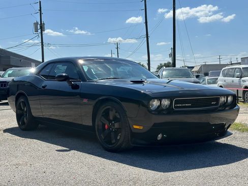 Used 2012 Dodge Challenger SRT8 w/ Premium Sound Group RWD image 9