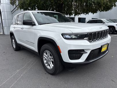 New 2025 Jeep Grand Cherokee Laredo w/ Luxury Tech Group I