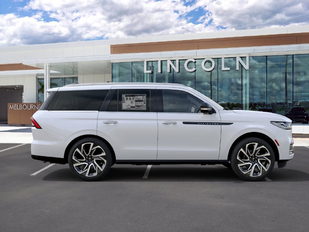 New 2027 Lincoln Navigator Black Label AWD/4WD image 5