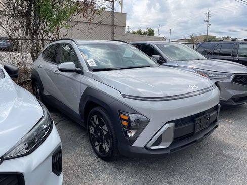 Used 2025 Hyundai Kona SEL FWD image 1