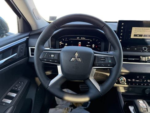 New 2026 Mitsubishi Outlander SE image 22