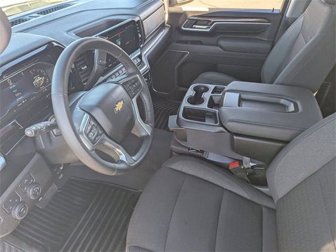 Used 2025 Chevrolet Silverado 2500 LT w/ Convenience Package image 21