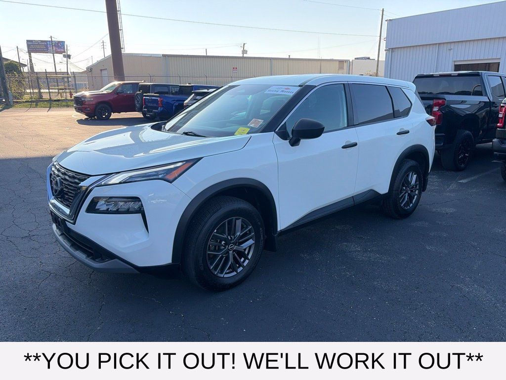 Used 2022 Nissan Rogue S AWD/4WD image 3
