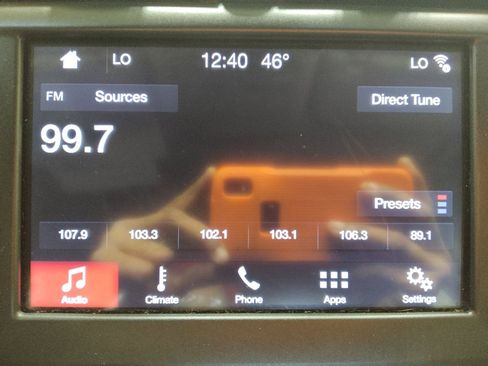 Used 2019 Ford Fusion SEL FWD image 25