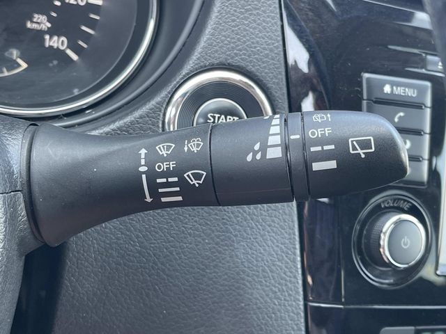 Used 2020 Nissan Rogue SV FWD image 39
