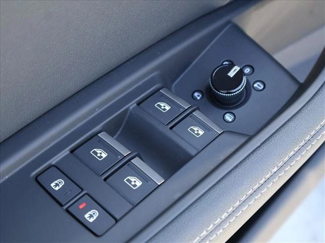Used 2024 Audi Q8 e-tron Premium AWD/4WD image 12