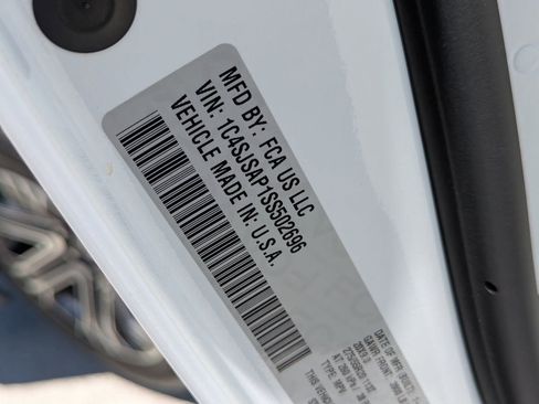 Used 2025 Jeep Wagoneer L 4WD image 40