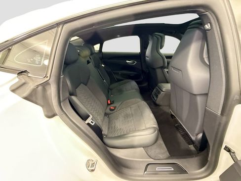 Certified 2024 Audi e-tron GT Premium Plus image 21