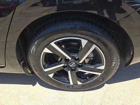 Used 2025 Nissan Sentra SV FWD image 25